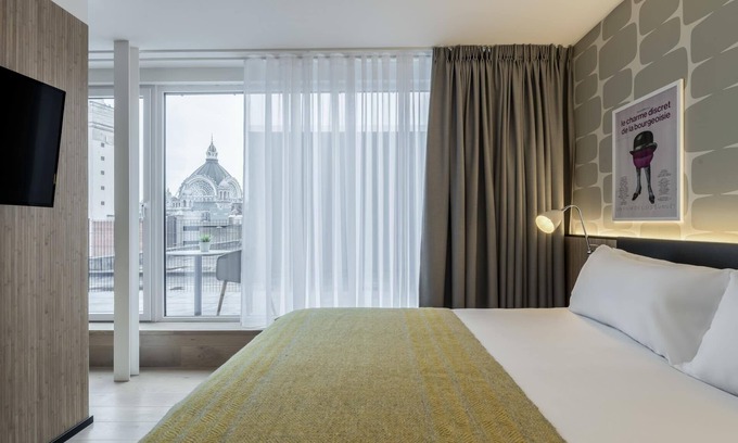 Jewish Quarter House | Minutes Away to Antwerp Zoo, Belgium! Downtown w/Full Kitchen & Sun Terrace!