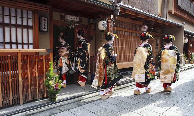 Gion House | MINUTES FROM GION, BEAUTIFULLY RENOVATED JAPANESE TOWNHOUSE