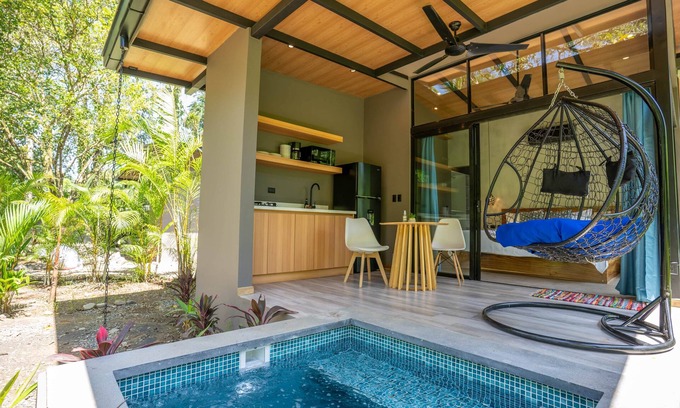 Punta Uva House | Mira Bungalow - Private Plunge Pool + AC, Near Beach