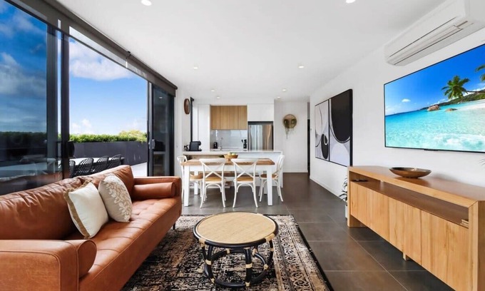 Geelong Apartment | Miramar 406 I Geelong CBD Apartment