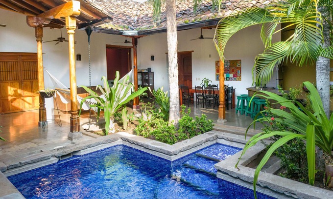 Granada House | Miskitu House, Colonial Oasis Private Pool & Courtyard Heart of Granada