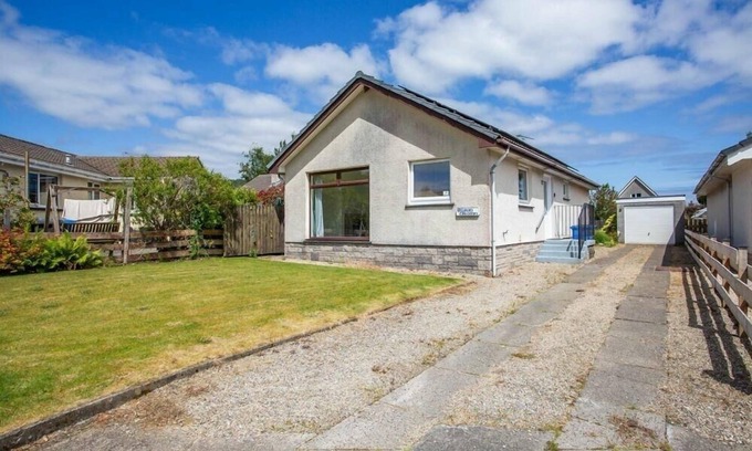 Lamlash House | Mitch’s Cottage , Cosy Isle of Arran retreat