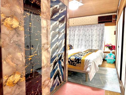 Higashi-osaka Bed & Breakfast | Mito Houses 15 or 20 Pax - Bus & Breakfast Options