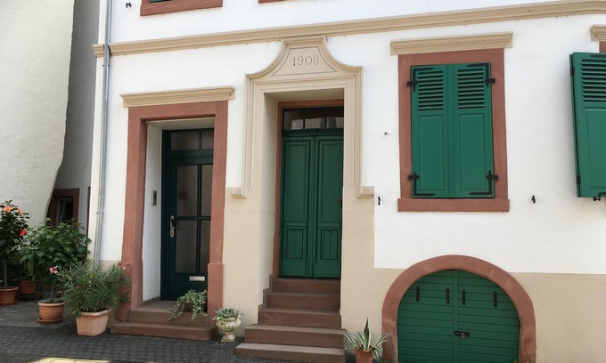 Zeltingen-Rachtig House | Mittelmosel - former winegrower's house in a quiet side street with stair lift