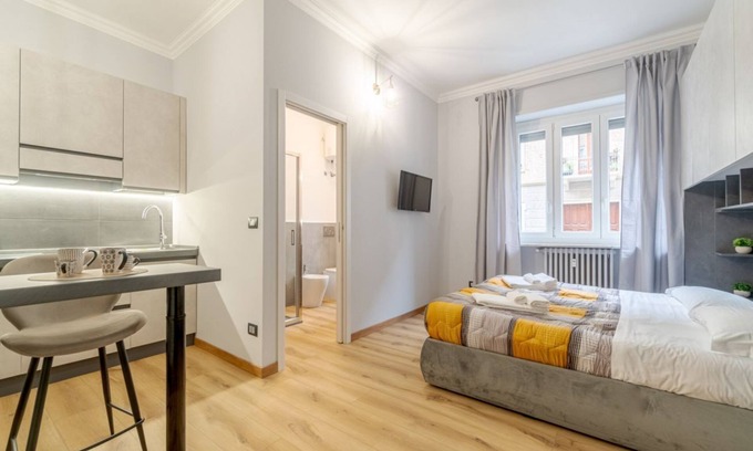 Parella Apartment | MM Pozzo Strada Mini Subway Studio x2
