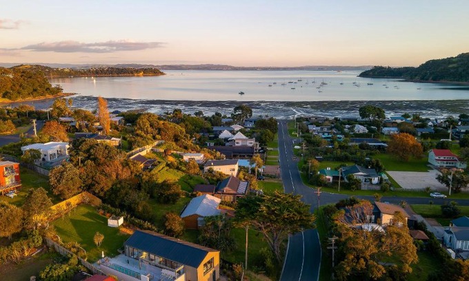 Blackpool House | Moa Cottage in Oneroa Village