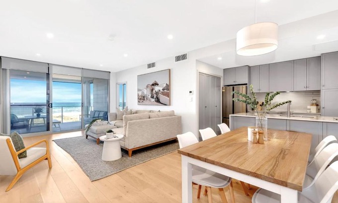 Moana Apartment | 'Moana Wave' A Marvellous Beachfront Residence