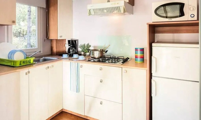 Ghisonaccia House | Mobil-home | Classic XL | 2 Ch. | 4/6 pers. | Raised terrace | A/C