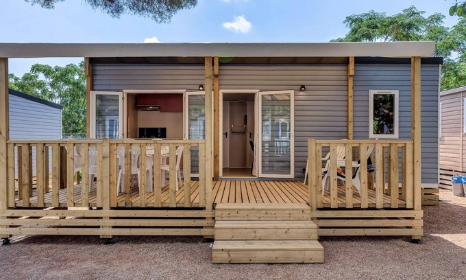 Beauvoir House | Mobil-home | Comfort XL | 2 Bedrooms | 4/6 pers. | Raised terrace | A/C | TV