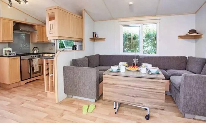 Kaatsheuvel House | Mobil-home | Premium Azure | 3 Bedrooms | 6 sleeps | Raised terrace
