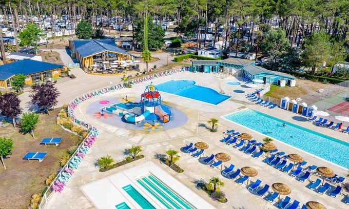 Saint-Julien-en-Born RV Rental | Mobile Home 'Du Soleil - Contis' with Shared Pool, Terrace and Fun Pass Included