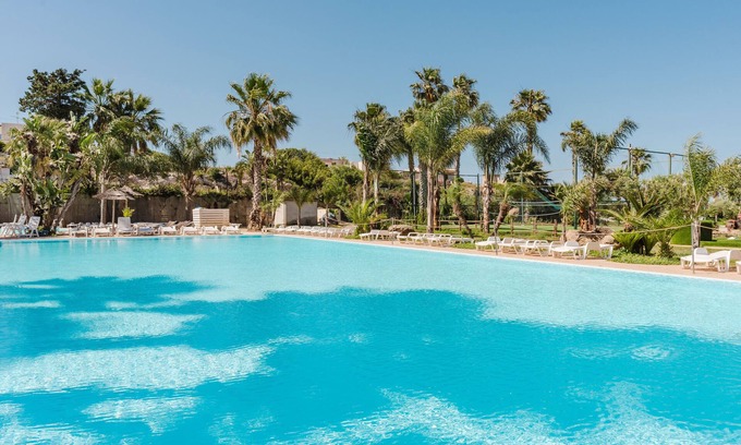Mazara del Vallo House | Mobile Home 'Casa Mobile Deluxe' with Shared Pool, Wi-Fi and Air Conditioning
