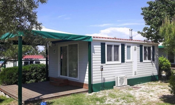 Cres House | Mobile Home in Cres by Pebble Beach & Marina