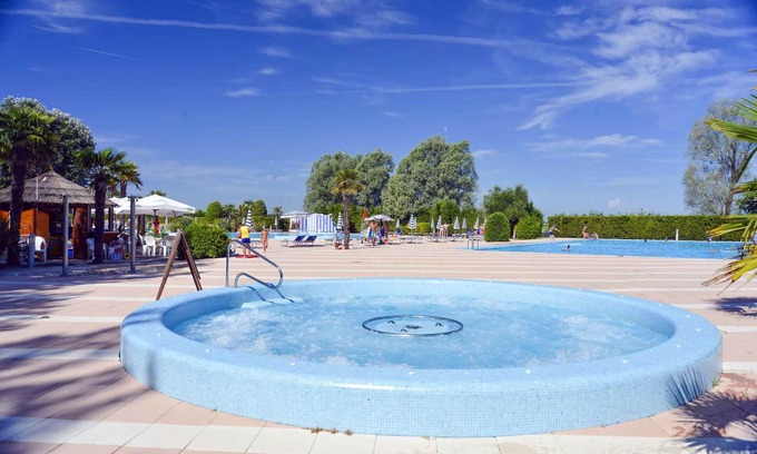 Caorle House | Mobilehome with pools for young and old