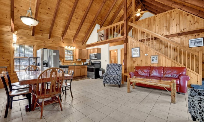 Rockbridge Cabin | Mockingbird Cabin (Hocking Hills area)