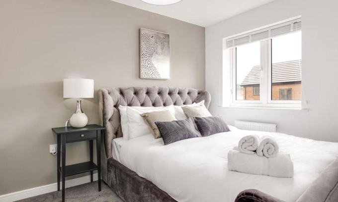 Castle Bromwich House | Moda Stays - Mull Croft House