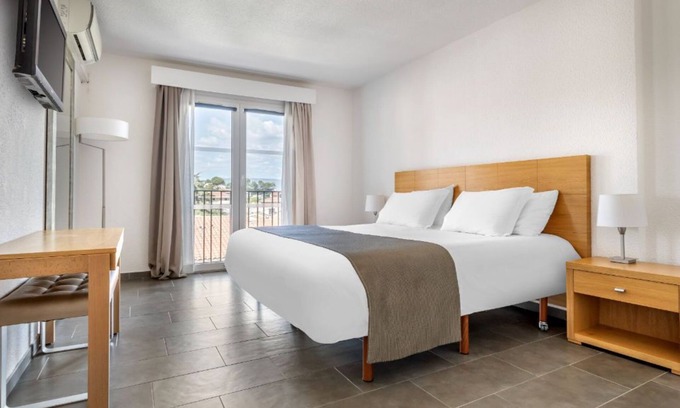 Mougins Condo | Modern 1-Bed Apartment | Mougins Resort | Sleeps 4