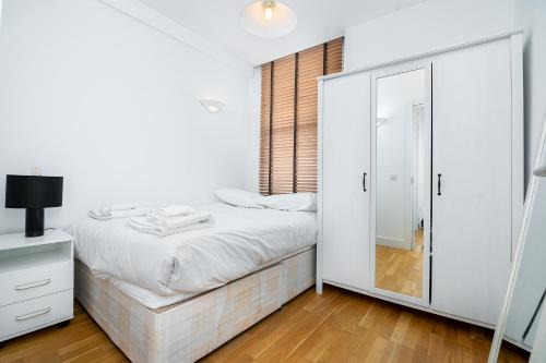 Holborn and Covent Garden Apartment | Modern 1 Bed Flat in Holborn, London for up to 2 people with free wifi