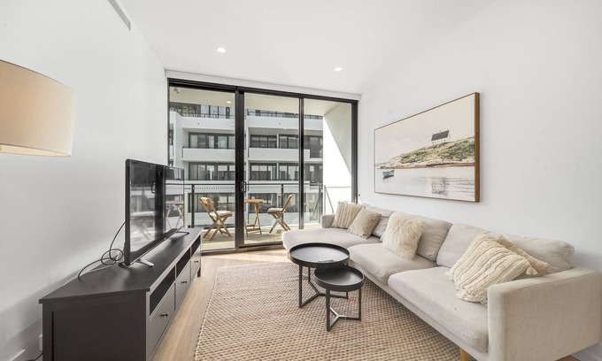 Manuka Apartment | Modern 1-Bed with Incredible Building Amenities