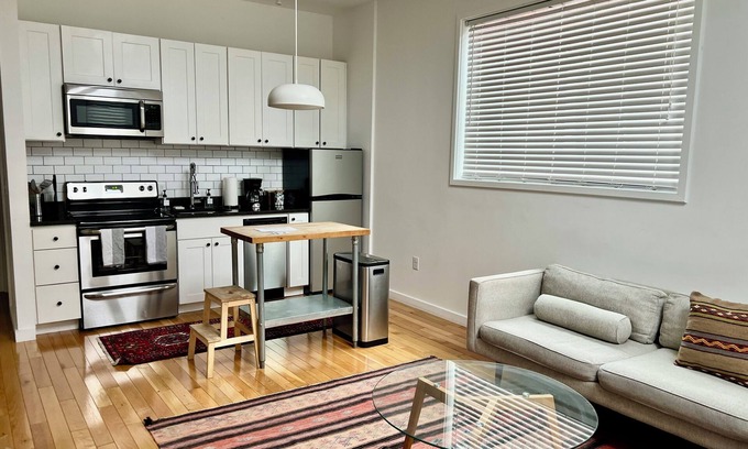 Monroe Ward Apartment | Modern 1 BR Apartment in the Heart of Downtown Richmond with Off-street Parking