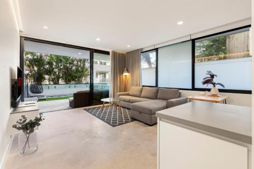 Coogee Apartment | Modern 1BR Abode with Courtyard Steps to the Beach