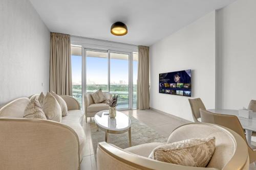 Bur Dubai Apartment | Modern 1BR w Sky Amenities