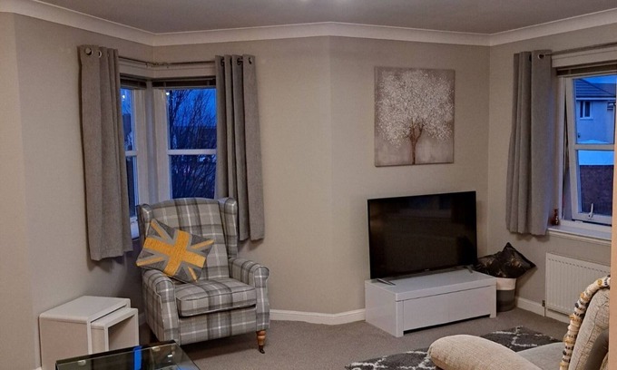 Bo'ness Apartment | Modern 1st Floor Apartment on the outskirts of Bo'ness