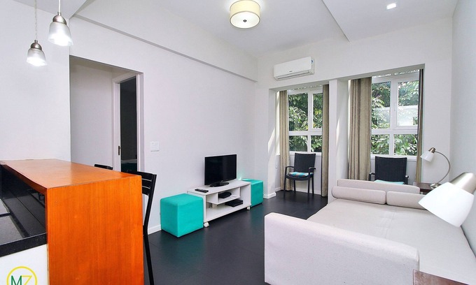 Copacabana Apartment | Modern 2 bdrms for 6 people 50m from the beach