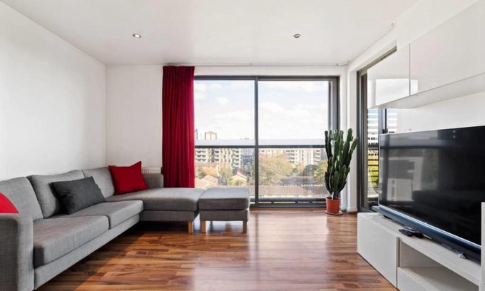 Haggerston Apartment | Modern 2 Bed,2 Bath East London apt with Balcony