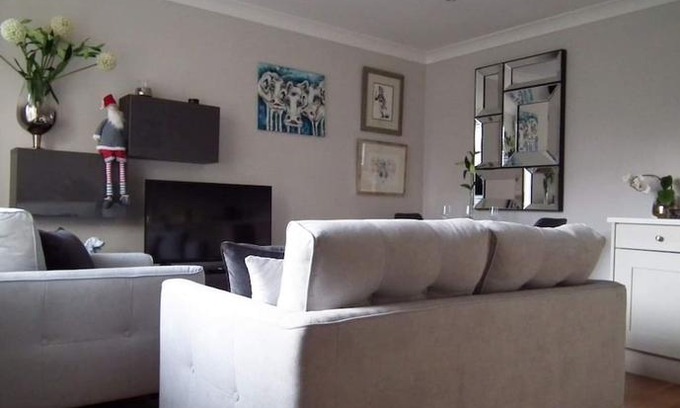 Ballsbridge Apartment | Modern 2 Bed Home Near The Rds Arena
