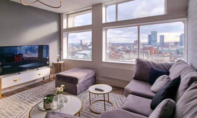 Manchester City Centre Apartment | Modern 2-Bed Penthouse with 23rd Floor Stunning View