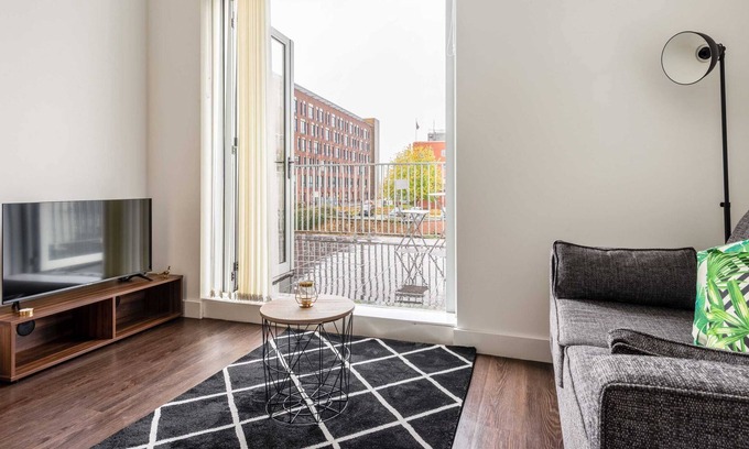 Rotherham Apartment | Modern 2 Bed Riverside Apartment with Balcony