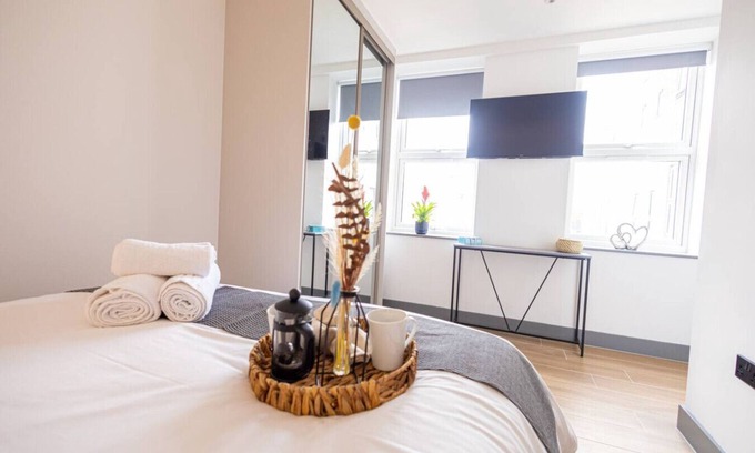 West Finchley Apartment | Modern 2-Bedrooms/2-Bathrooms in Finchley