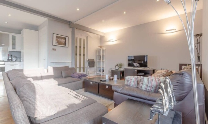 Hackney Central Apartment | Modern 2 Bedroom Apartment in Heart of Hackney