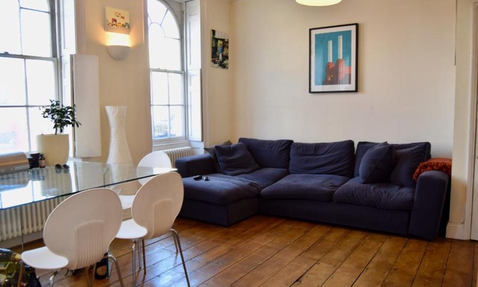 Faraday Apartment | Modern 2 Bedroom Flat in Camberwell