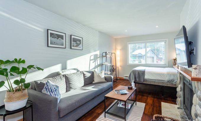 Whistler Creekside Condo | Modern 2 Studio lock-off w/free parking & 5 min walk to the gondola and/or lake