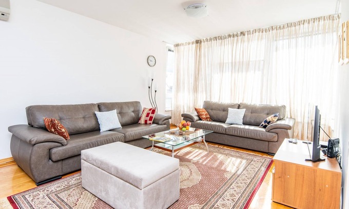 Old Town Apartment | Modern 2BDR apartment in the center- FREE PARKING