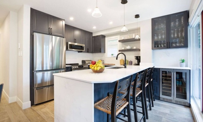 Upper Village House | Modern 2BR/2BA Townhouse: HotTub & Pvt Garage!