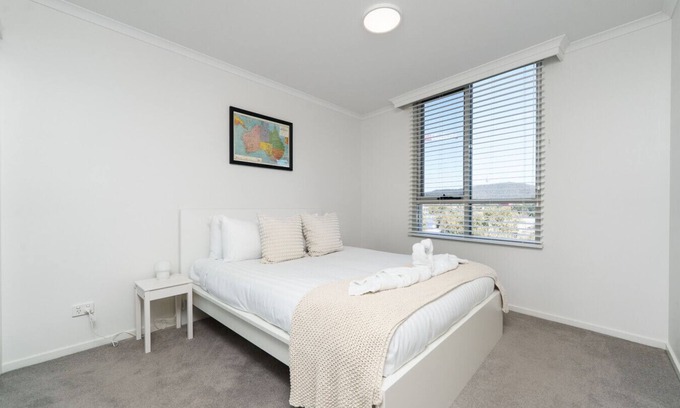 Braddon Apartment | Modern 2BR, Balcony with Views and Close to City