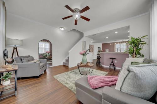 Westchase Apartment | Modern 2br2ba Pool Gym Near Airport #8