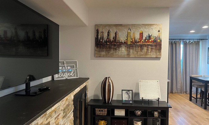 Santa Clara House | Modern 3-bedroom home centrally located close to Levi’s stadium & SJC airport.