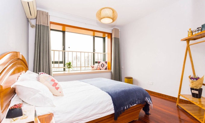 Jing'an Apartment | Modern @3BDRS with great view of Shanghai