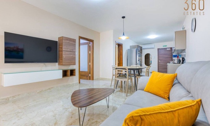 Il-Balluta Apartment | Modern 3BR Apt close to Sliema's Promenade