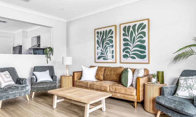 Barrack Point Apartment | Modern 4-Bed Home Close to Beach in Barrack Point