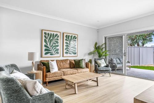 Barrack Point House | Modern 4-Bed Home Close to Beach in Barrack Point