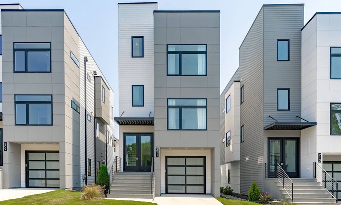 Downtown House | Modern 4-bedroom house Downtown Raleigh Skyline Views