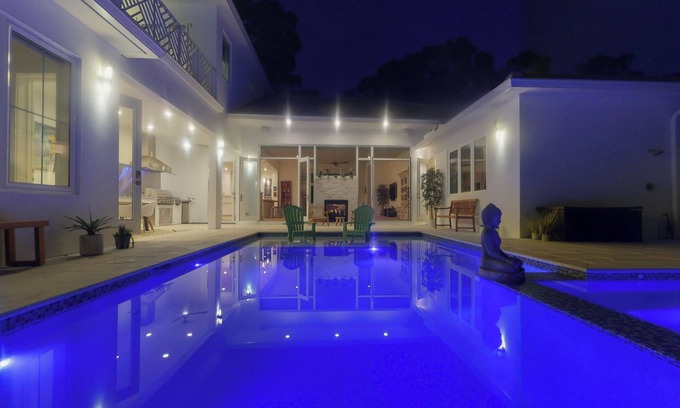 Historic Old Northeast House | Modern 4-bedroom house in historic Old Northeast St. Pete, 1 mile to downtown