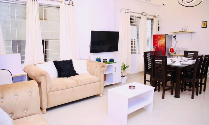 Mohammadpur House | Modern 4BR Apt near Dhanmondi & Crescent Lake, Dhaka