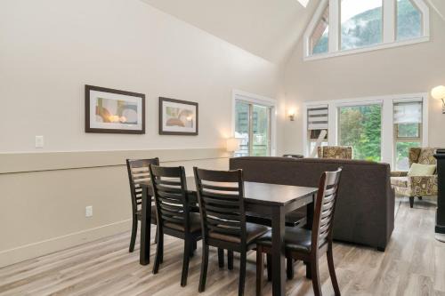 Harrison Hot Springs Apartment | Modern 4BR unit Lake Views
