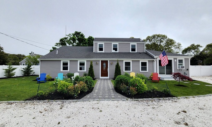 West Yarmouth House | Modern 5 Bedroom Beach House! Walk to Seagull Beach! 0.3mile
